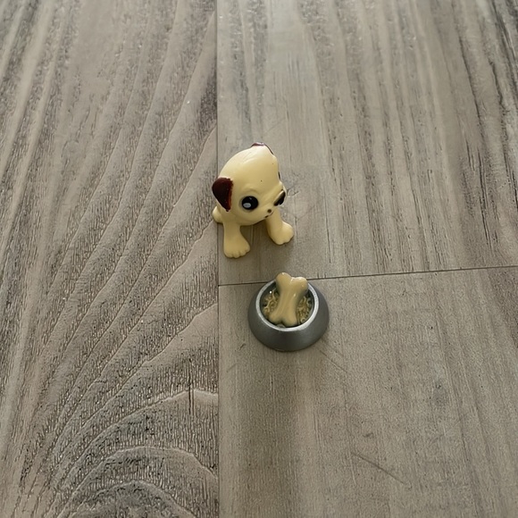 🩷BARBIES WITH VANITY AND KITCHEN🩷 - Picture 7 of 11